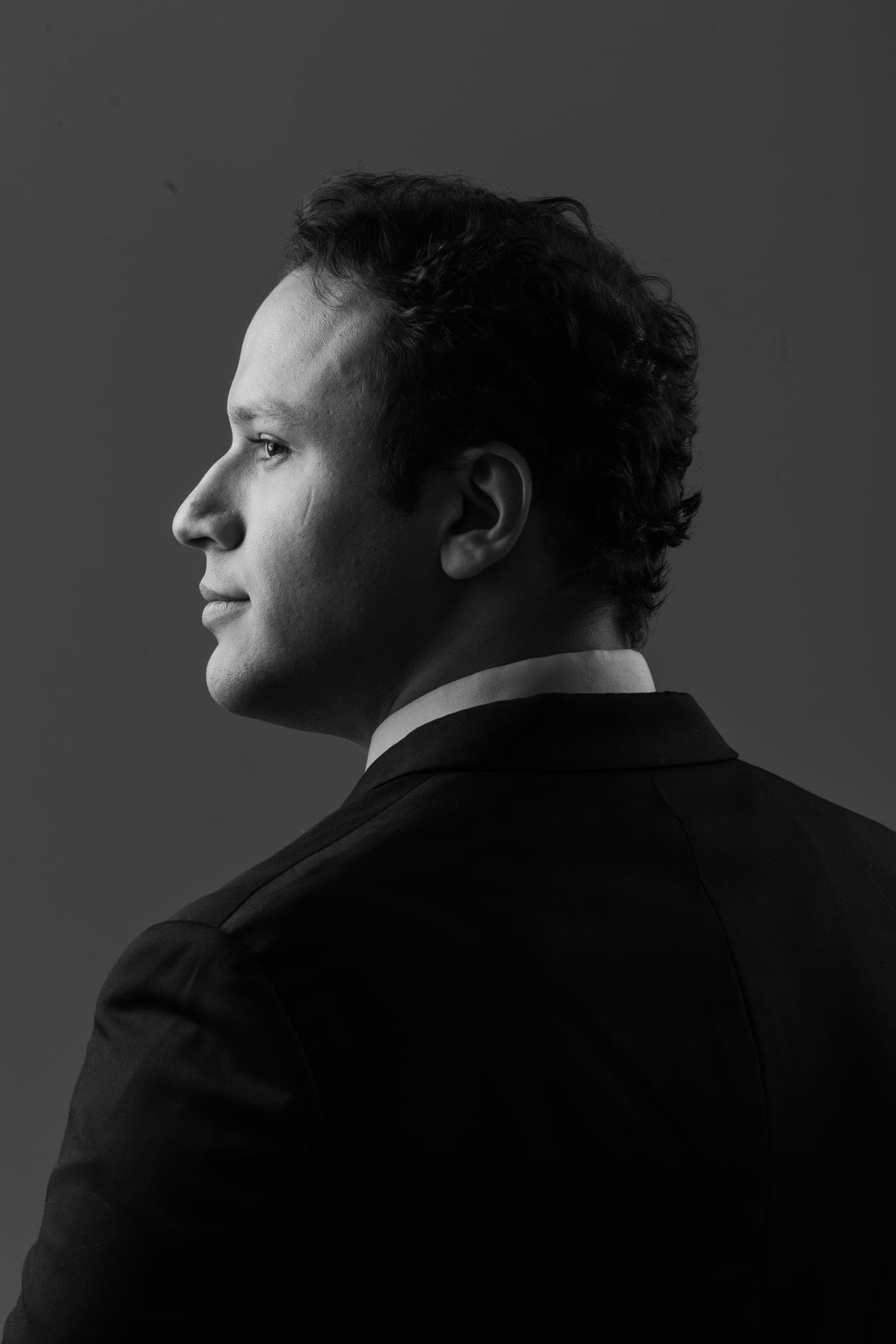 Retrato em preto e branco do Dr. José Victor de perfil